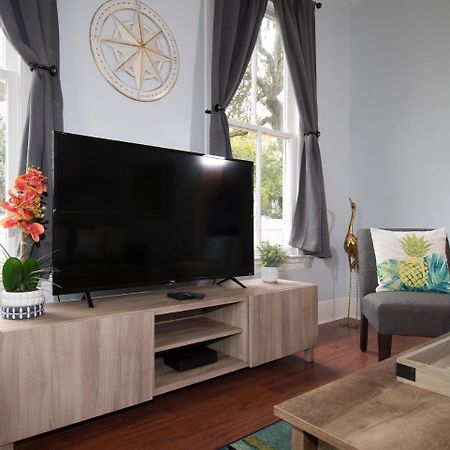 فيلا Beautiful Two-Story In Central Galveston, Short Walk To Beach, Near Downtown! | Seas The Breeze المظهر الخارجي الصورة