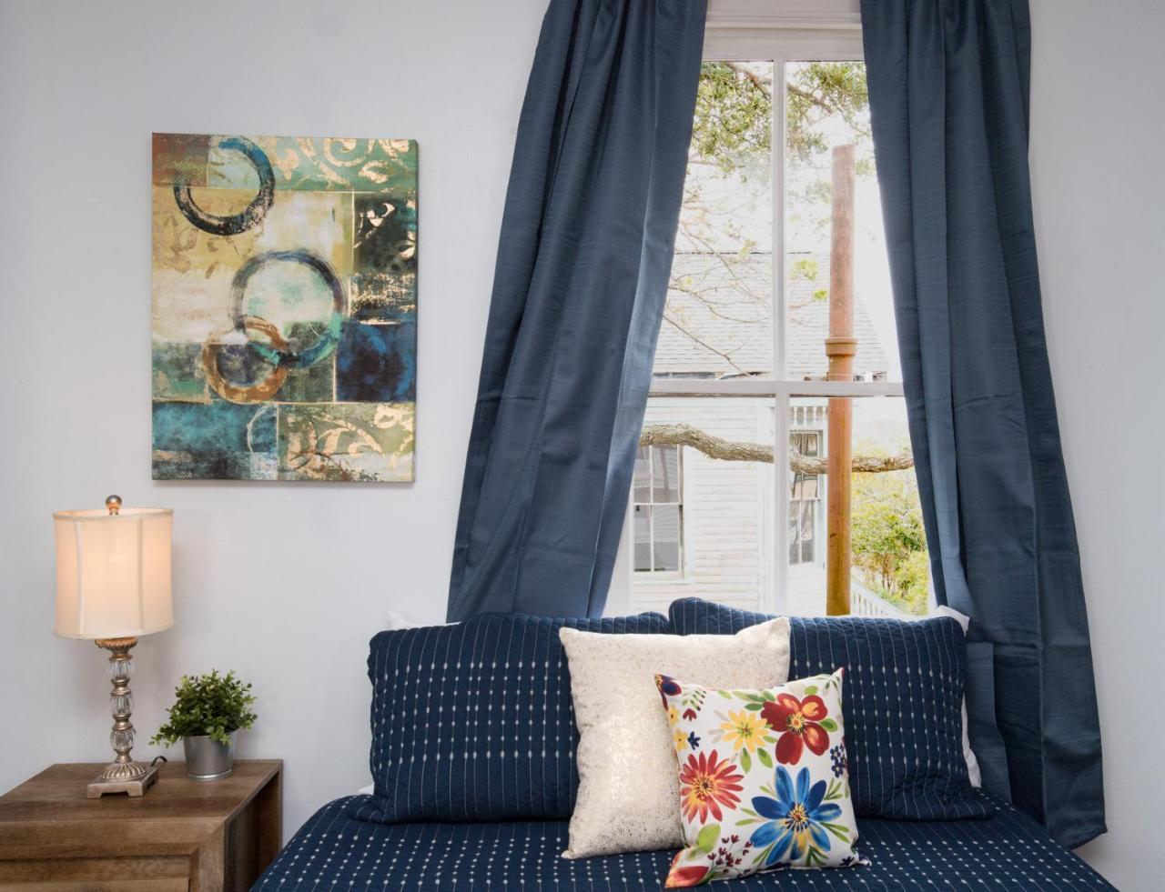 فيلا Beautiful Two-Story In Central Galveston, Short Walk To Beach, Near Downtown! | Seas The Breeze المظهر الخارجي الصورة