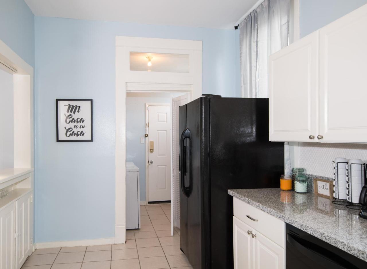 فيلا Beautiful Two-Story In Central Galveston, Short Walk To Beach, Near Downtown! | Seas The Breeze المظهر الخارجي الصورة