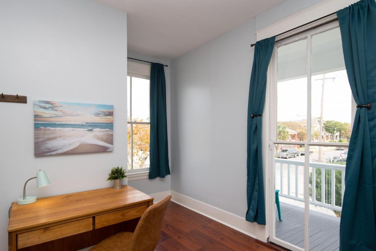 فيلا Beautiful Two-Story In Central Galveston, Short Walk To Beach, Near Downtown! | Seas The Breeze المظهر الخارجي الصورة